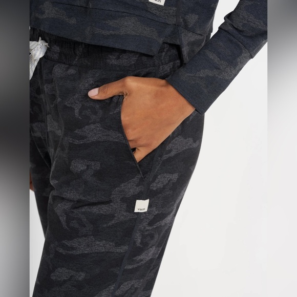 Vuori Camo Performance Jogger - Picture 5 of 12
